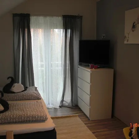 米斯塔公寓 鲁斯特