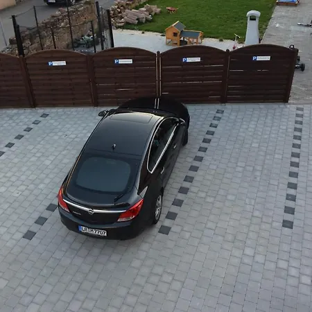 米斯塔公寓 公寓 *